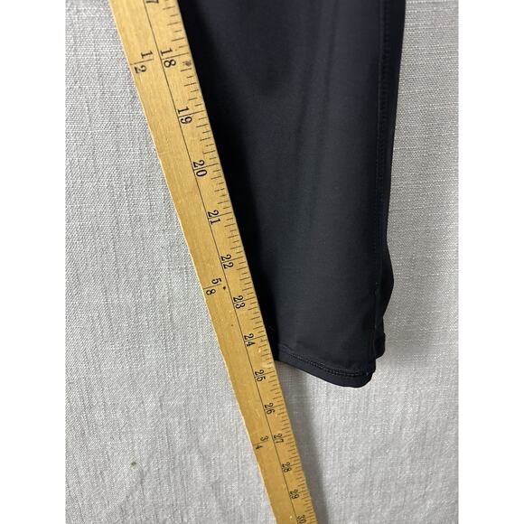 Vuori Leggings Womens M Black Waistband Pocket Crop Workout Athletic - Picture 6 of 7